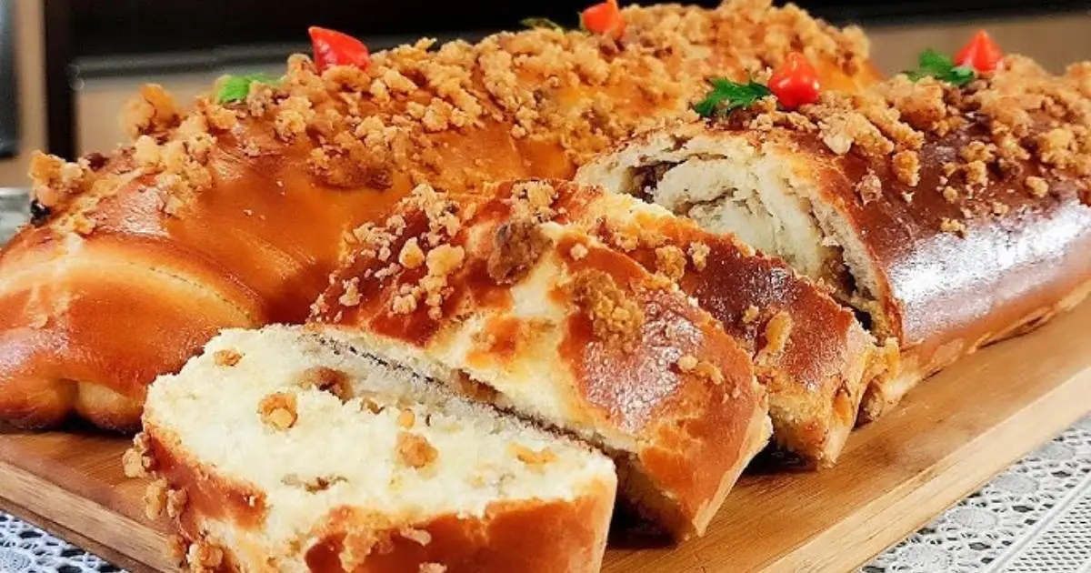Pão Caseiro de Torresmo Fofinho e Muito Saboroso é a receita perfeita para surpreender no...