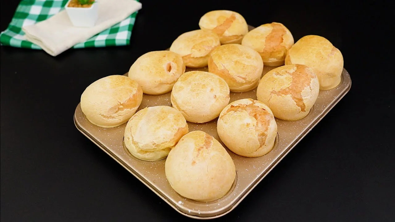 Pão de Queijo Econômico Fácil e Delicioso: receita simples no liquidificador para um lanche prático...
