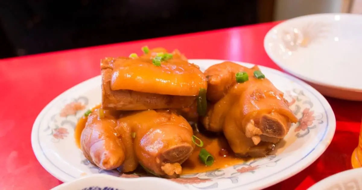Pé de Porco ao Molho Pressão Delicioso é a receita ideal de inverno com sabor...