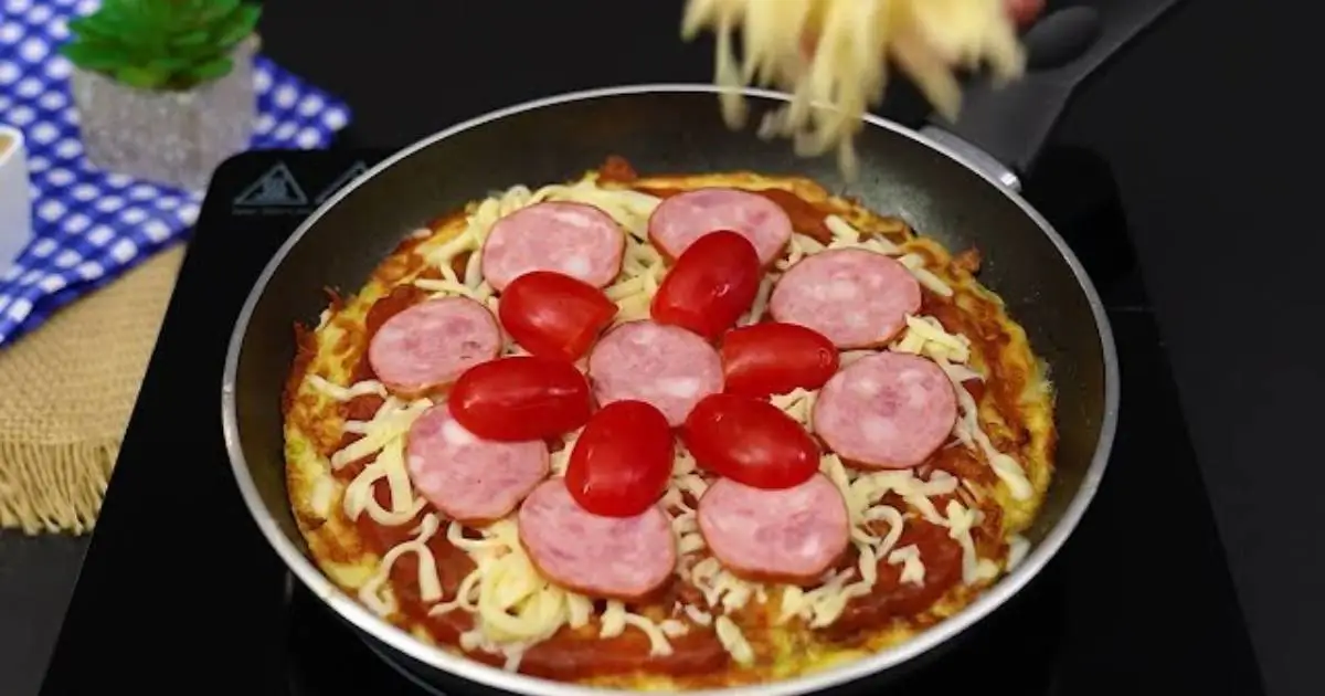Experimente a Pizza de Repolho de Frigideira Fácil e Sem Farinha: uma receita leve, prática...