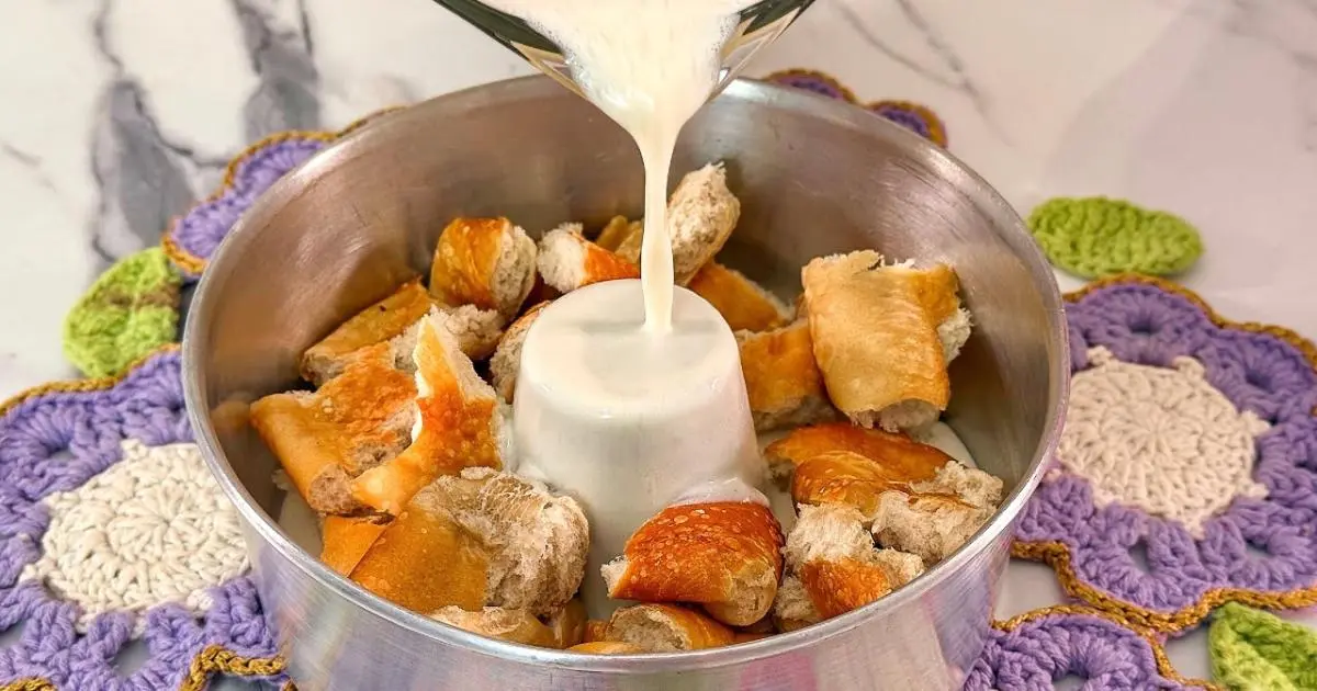 Pudim de pão com textura firme e cremosa, feito no fogão....