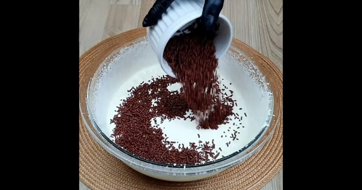 Sorvete cremoso de flocos com só 3 ingredientes....