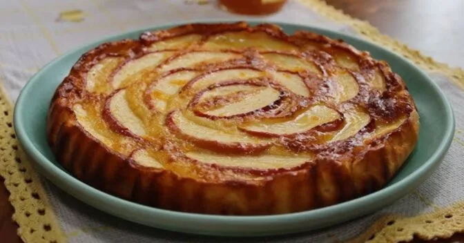 Tortas: Torta de Maçã Com Leite e Baunilha Fofinha