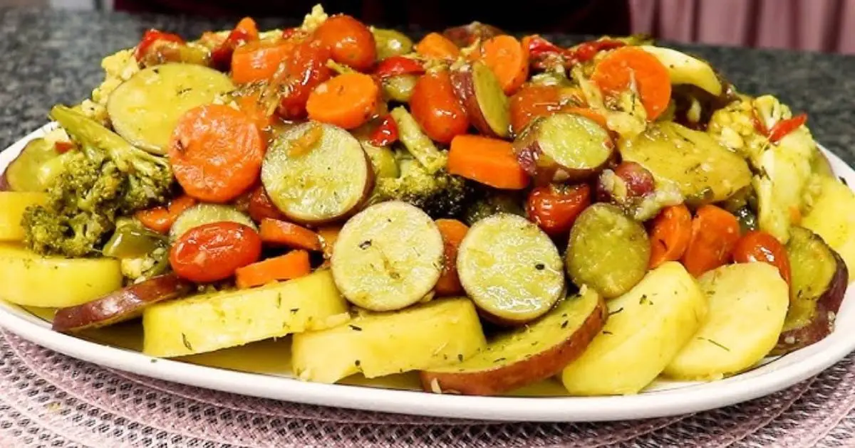 Os Vegetais Assados Deliciosos e Muito Fáceis vão surpreender no sabor e são perfeitos para...
