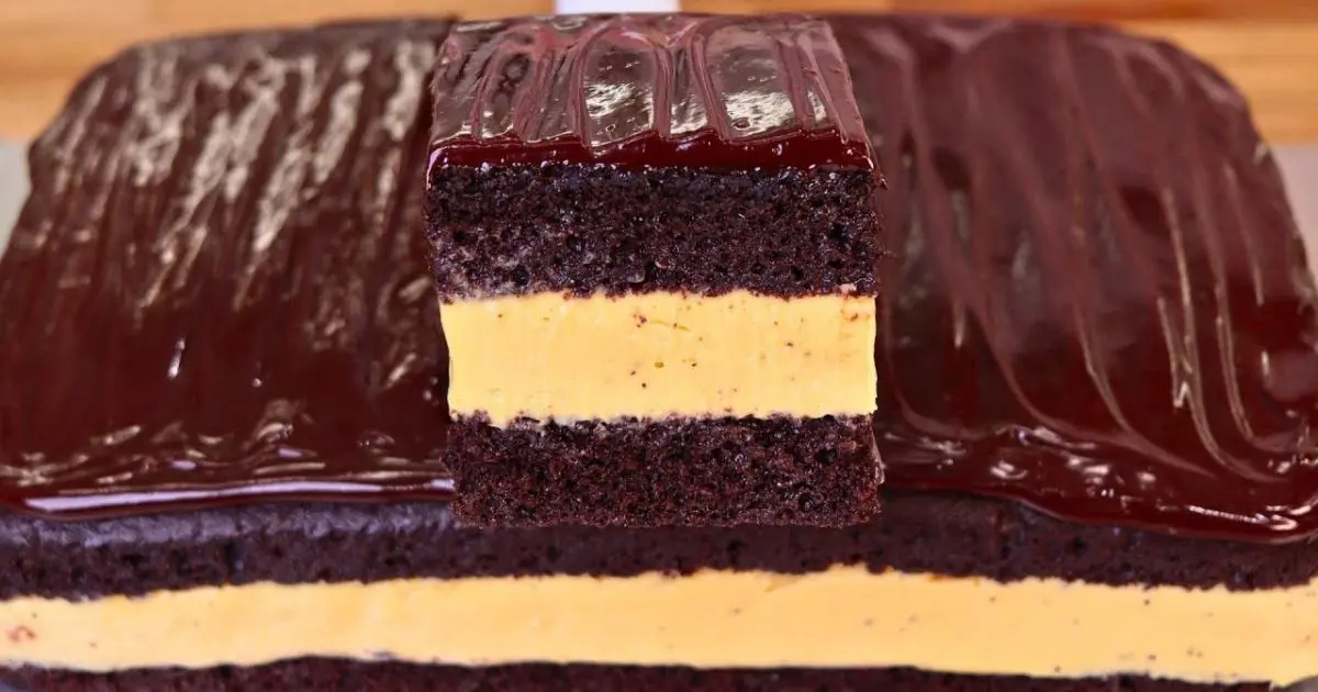 Receita fácil e suculenta de bolo gelado de chocolate com maracujá....