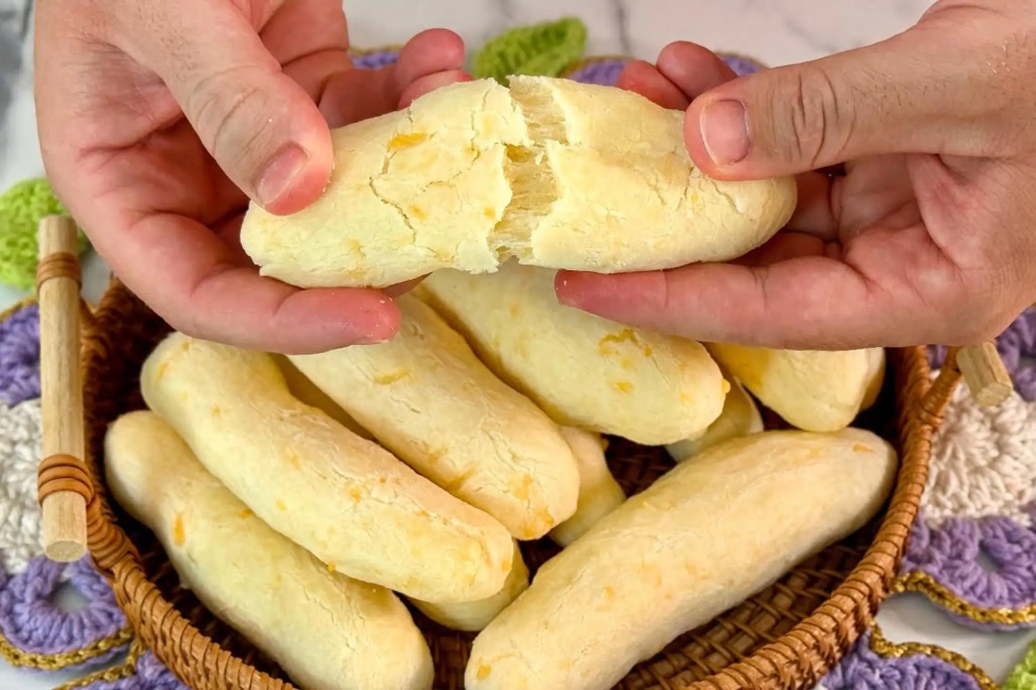 Receita fácil de chimango, biscoito de polvilho crocante com gostinho de pão de queijo....