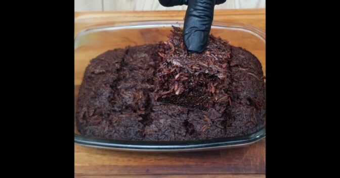 Bolos: Bolo de Chocolate Sem Farinha com Apenas 4 Ingredientes