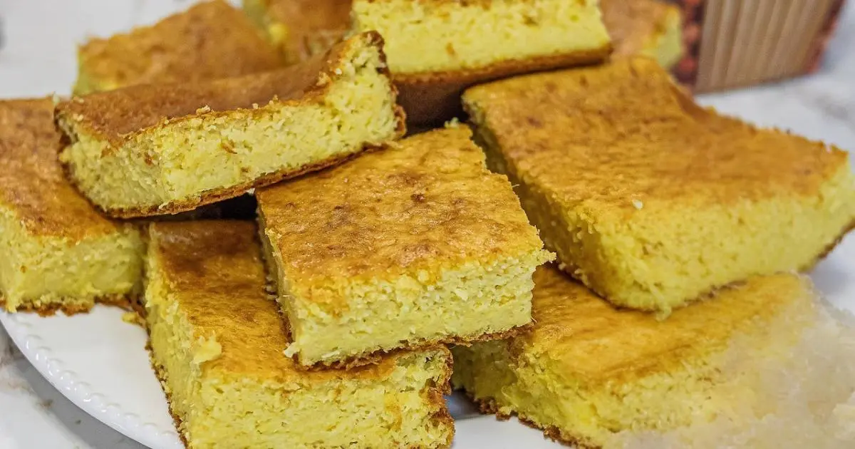 Receita rápida e cremosa de bolo de milho com gosto de pamonha....