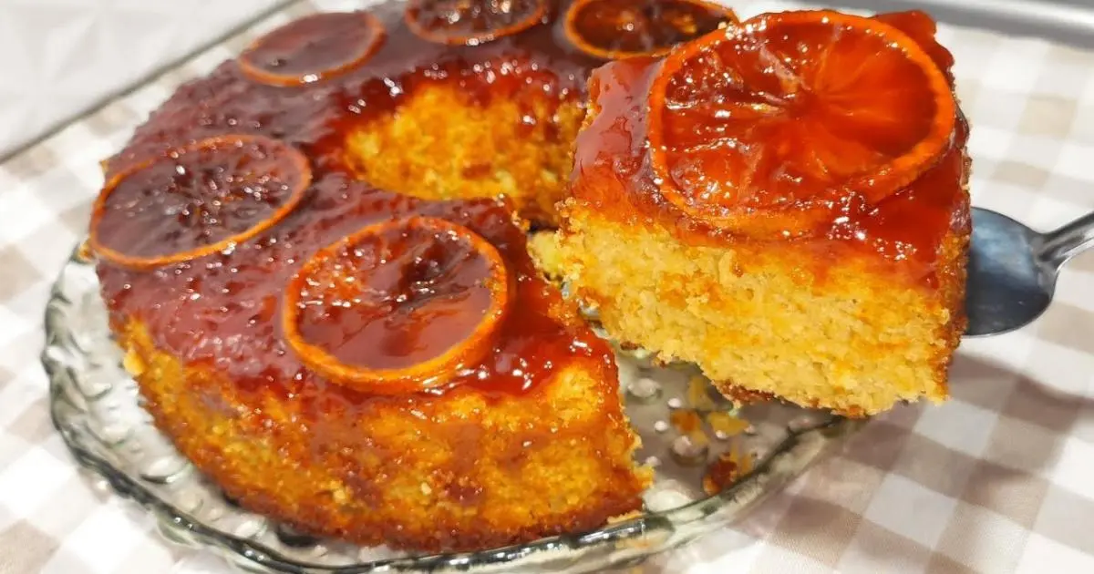 Receita de bolo de laranja sem ovos e sem lactose, super fofinho e com calda...