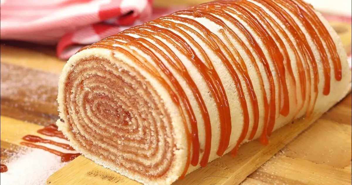 Receita tradicional de bolo de rolo com goiabada, direto de Pernambuco....