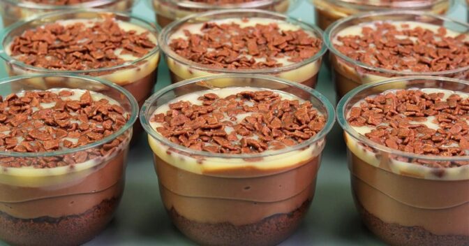 Sobremesas: Sobremesa no Pote de Chocolate Cremosa e Fácil