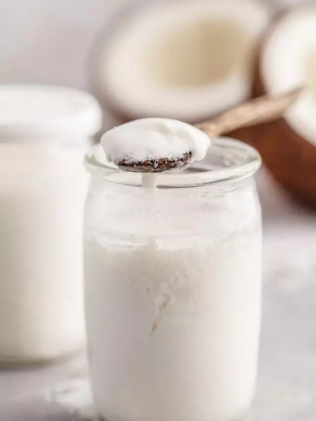Preparar um iogurte de coco 100% natural é simples e fácil, uma boa sobremesa é...