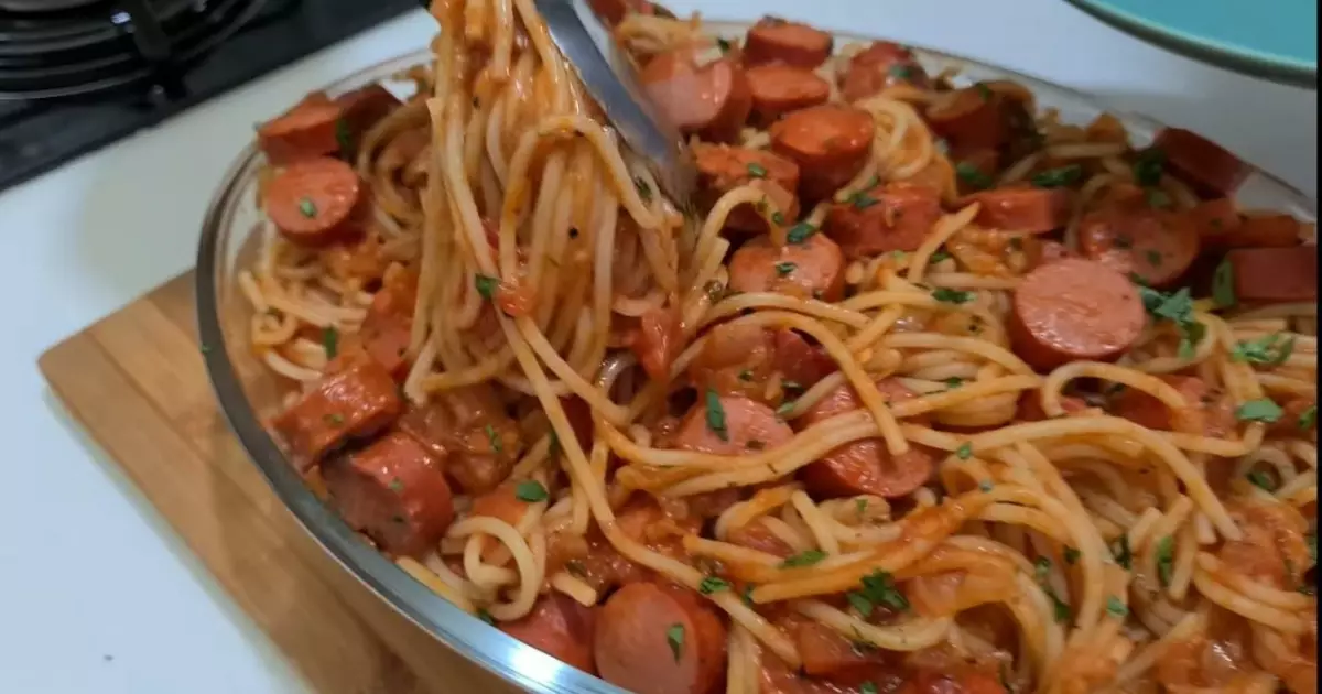 Não perca tempo e venha fazer um delicioso macarrão com salsicha de forma mais temperada...