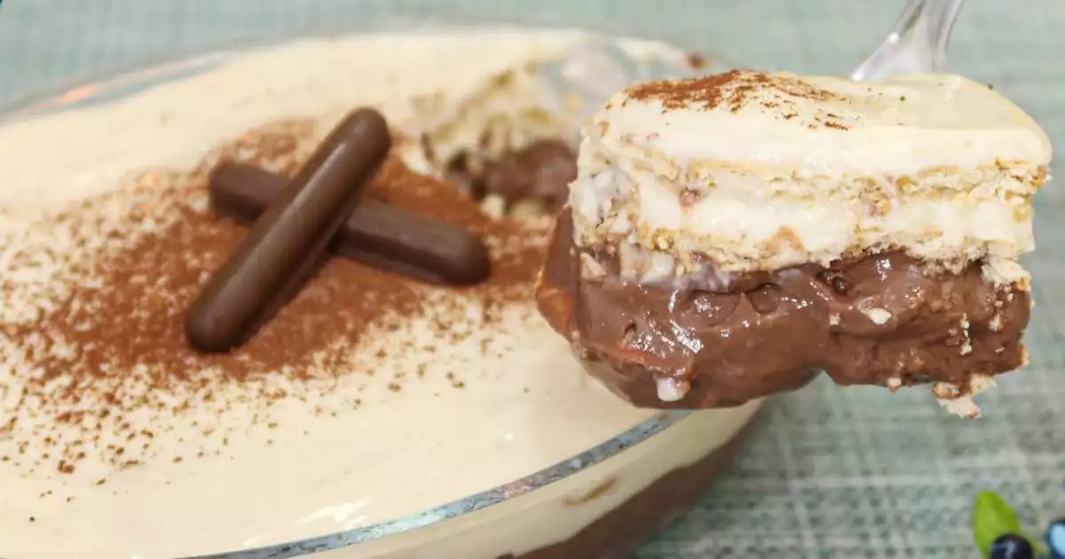 Sobremesas: Pavê de Chocolate e Creme Branco