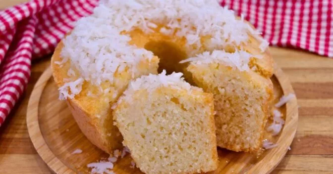 Bolos: Bolo de Coco de Liquidificador Sem Glúten e Sem Lactose