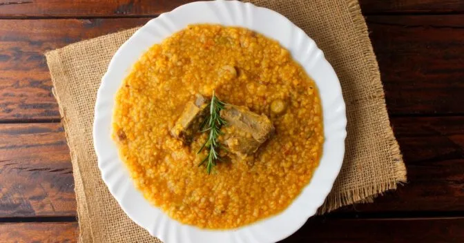 Caldos: Receita de Canjiquinha com Costelinha: O Prato Perfeito!