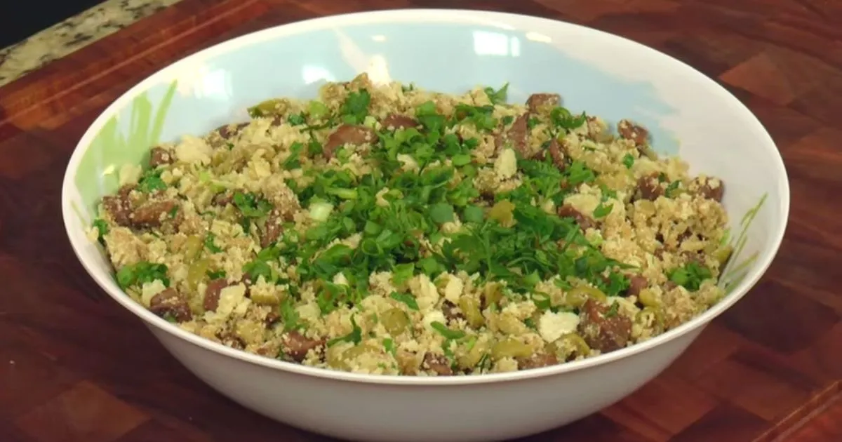 A Farofa de Miúdos de Frango é um prato tradicional, perfeito para quem adora diferente!...
