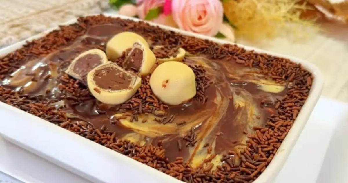 Pavê trufado cremoso com limão e maracujá, fácil de preparar e perfeito para festas....