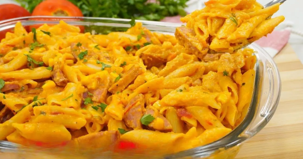 Faça um macarrão cremoso com calabresa delicioso e prático para o dia a dia....