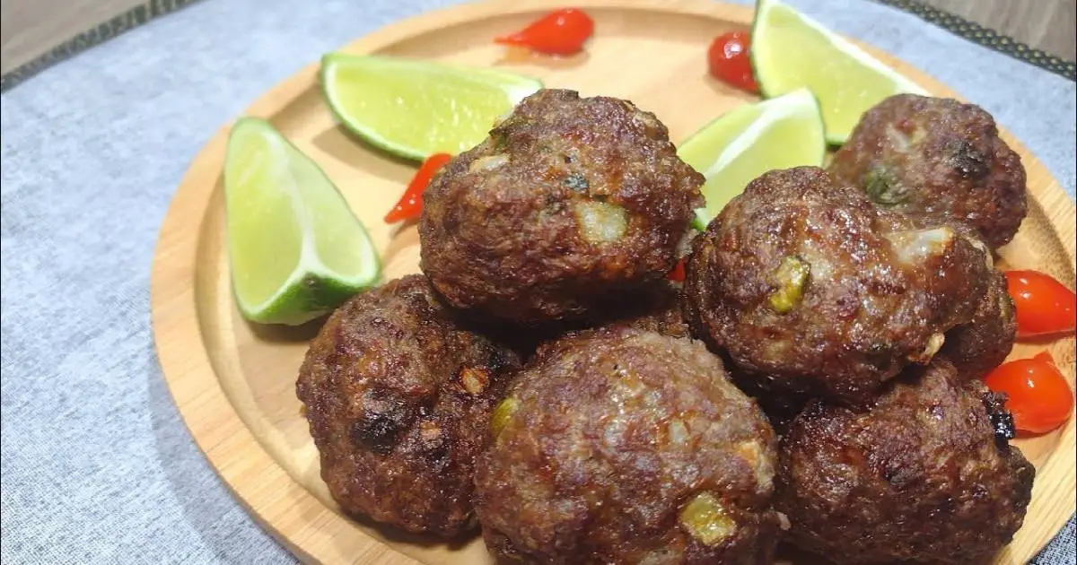 Faça Almôndega Airfryer Crocante Fácil Suculenta Deliciosa, perfeita para petiscos ou refeições rápidas, com carne...