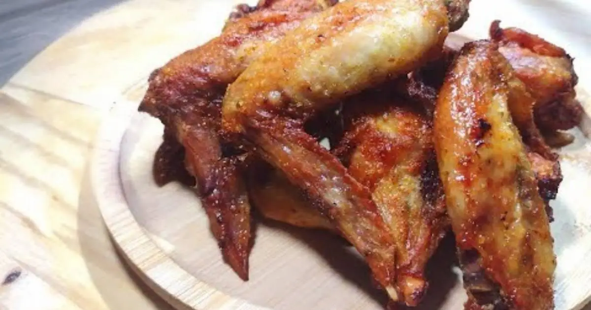 A receita Asinha de Frango na Airfryer Suculenta e Muito Crocante ensina a fazer frango...