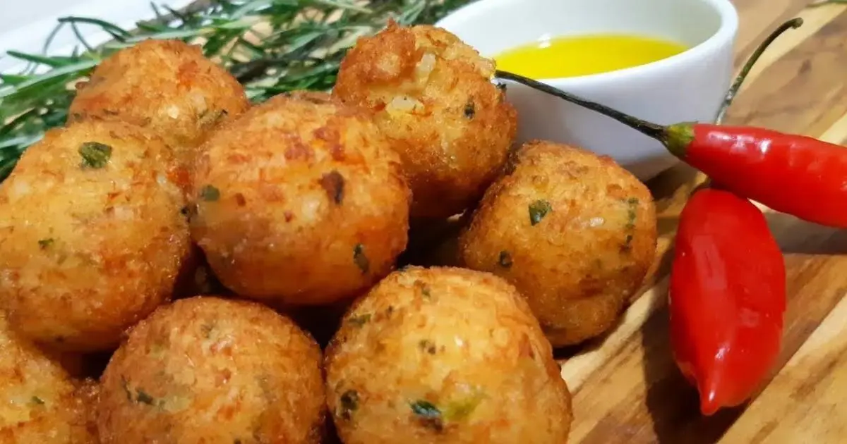 Aprenda como fazer bolinho de bacalhau com batata bem sequinho e delicioso....