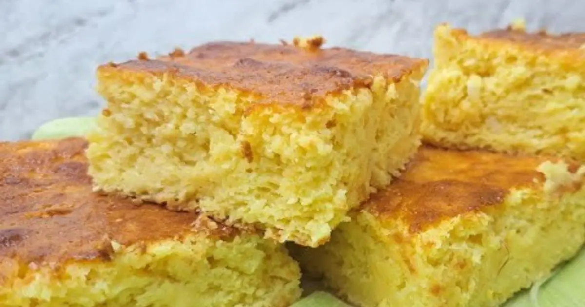 Bolo de milho tradicional feito com espiga, sem trigo e sem leite....