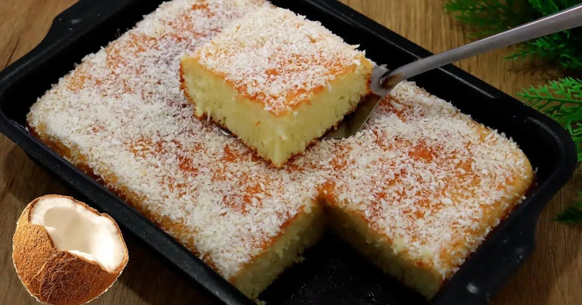 Bolo de coco fofinho e fácil, feito sem farinha ou amido....