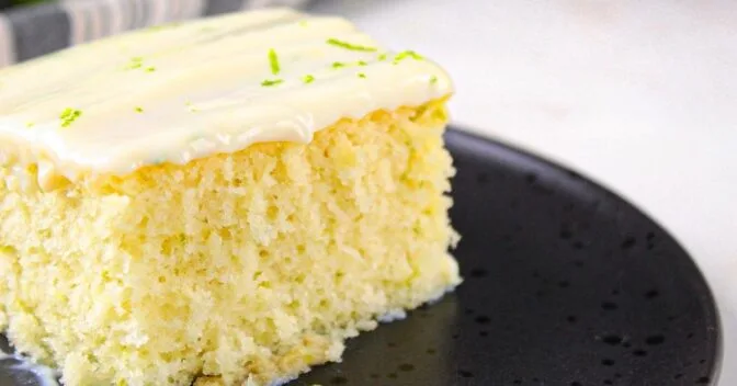 Bolos: Esse Bolo de Limão Fofinho e Úmido Vai Te Surpreender