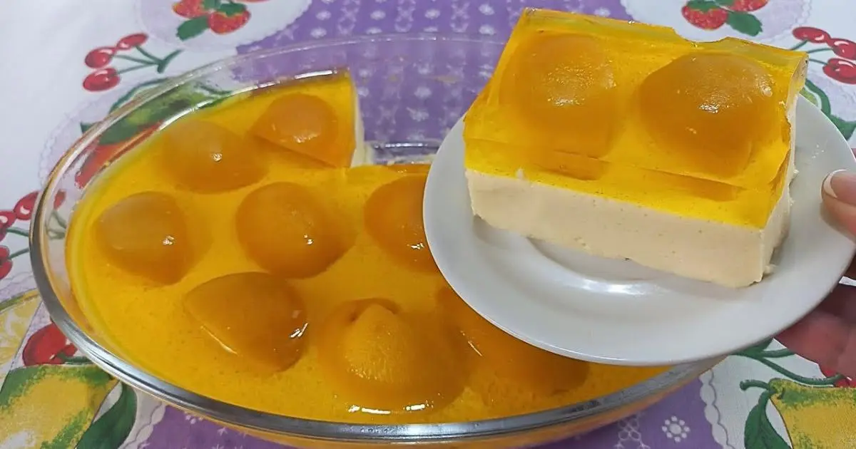 Receita de gelado de pêssego simples, cremoso e perfeito para dias quentes!...