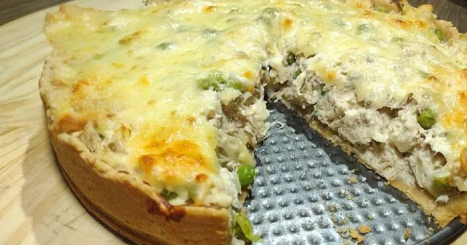 Tortas: Torta Cremosa de Frango com Palmito Fácil