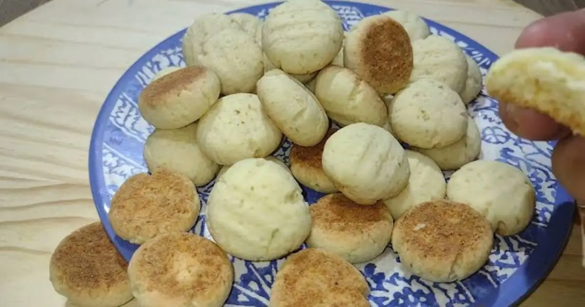 A Bolachinha de Limão Simples, Sequinha e Deliciosa é fácil de fazer e ideal para...