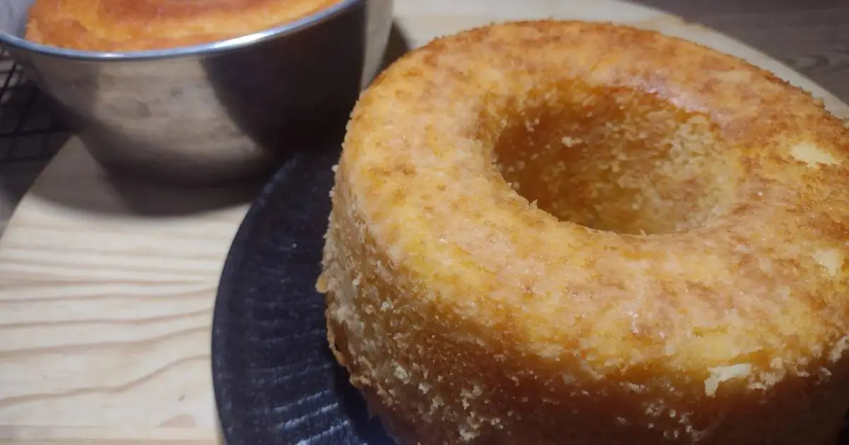 O Bolo 4 Farinhas Fofinho com Sabor Surpreendente mistura polvilho, fubá, trigo e arroz num...