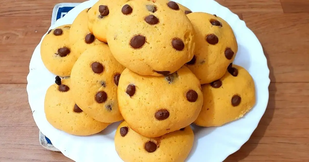 Broa de Fubá com Chocolate Derrete na Boca é perfeita para o café da tarde....