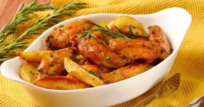 Aves: Frango Cremoso com Creme de Cebola e Batata