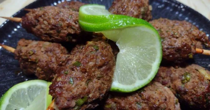 Carnes: Kafta de Carne Moída Temperada no Forno