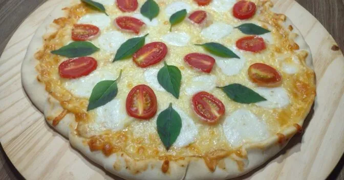Pizza: Massa de Pizza Caseira Rápida Sem Sovar
