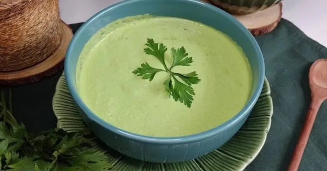 Molhos: Molho Verde Caseiro com alho e cheiro-verde
