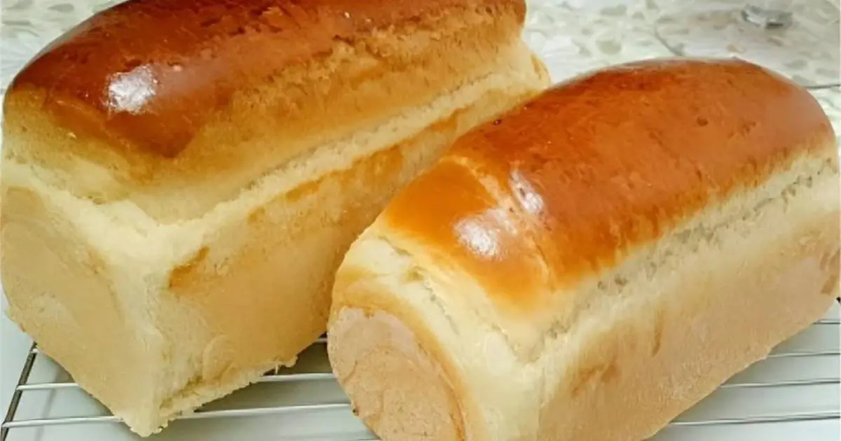 Pão Caseiro Fofinho Muito Fácil de Fazer Hoje: veja como preparar esse pão amanteigado que...
