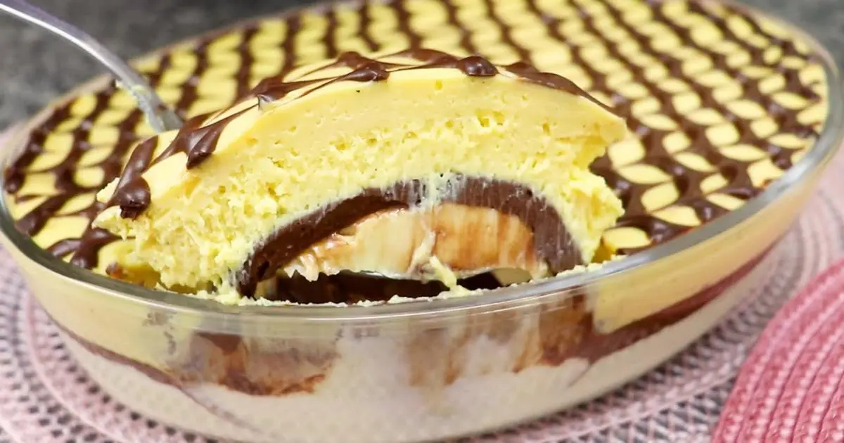 Camadas cremosas de maracujá, chocolate e leite Ninho....
