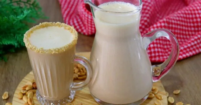 Bebidas: Chá de amendoim cremoso