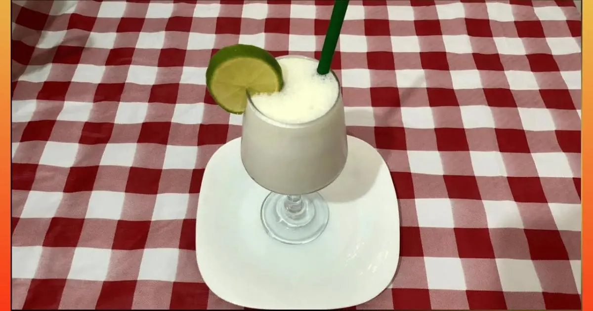 Receita rápida de limonada suíça cremosa com refrigerante de limão....
