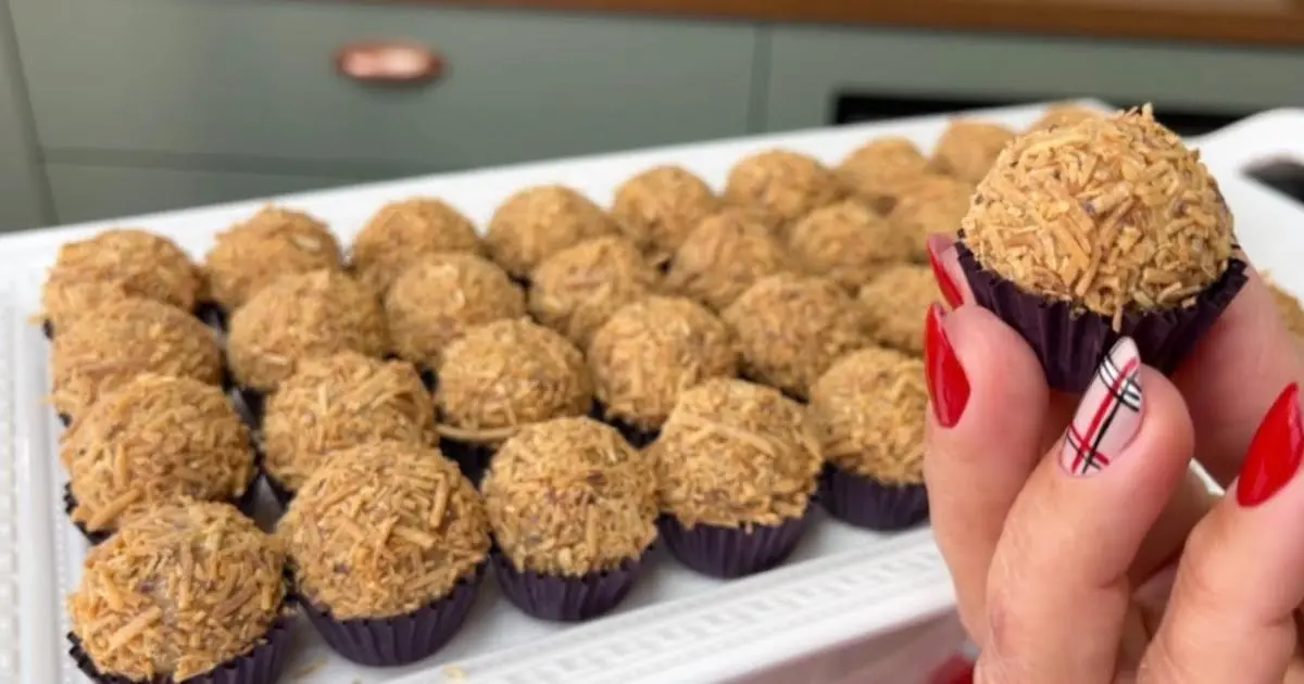 Receita de beijinho de coco queimado para festas ou vendas....