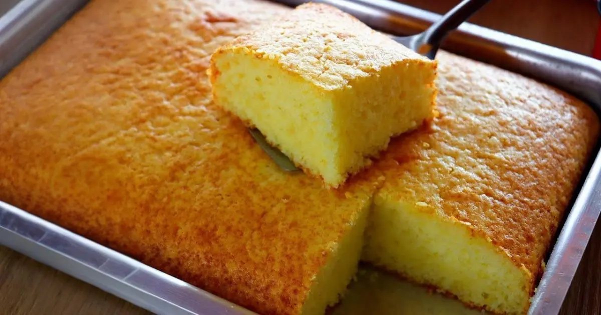Receita simples e perfeita de bolo de iogurte com massa super macia....
