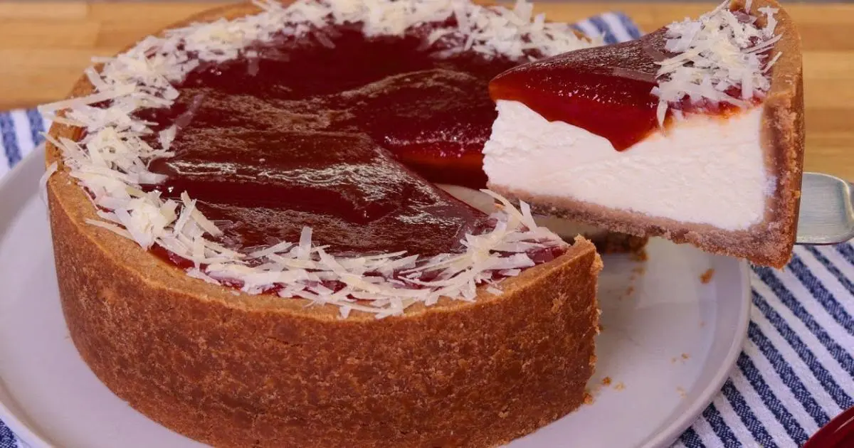Torta de ricota com goiabada fácil, sem gelatina e com recheio bem cremoso....